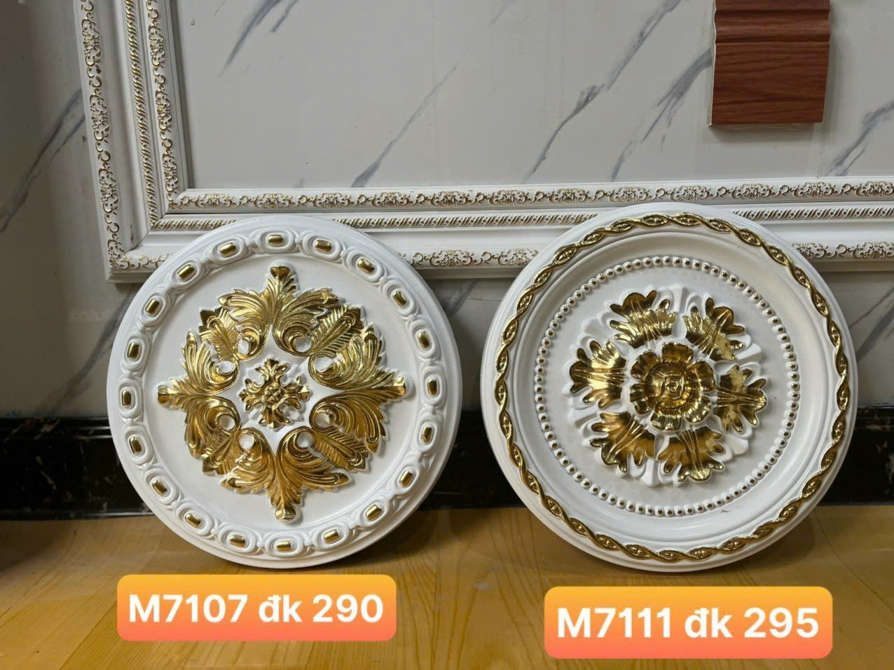 "Mẫu mâm trần trống đồng mã TCM 547 đường kính 900mm đúc hoa văn chim lạc dát vàng sang trọng cho trần biệt thự - Tấm ốp Hưng Thịnh Vượng Vĩnh Phúc."